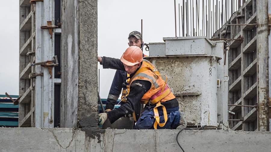 В России спрос на бригады для строительства домов вырос вдвое | Новости ...